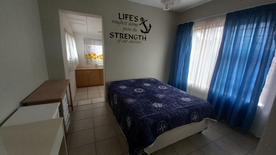 4 Bedroom Property for Sale in Wavecrest Eastern Cape